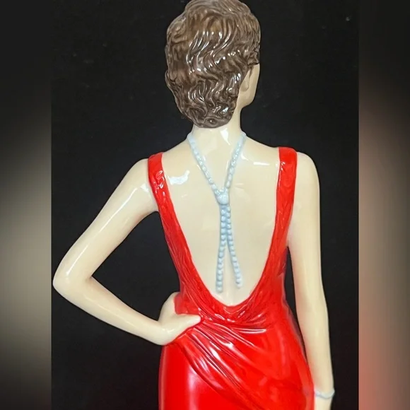 Royal Doulton Fashion Through the Decades 1930s-Jean HN5593. Ltd Edit # 483/1500